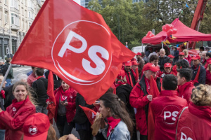 Groupe Socialiste du Parlement de Wallonie - Vidéo - Manifestation pour le maintien d'un service public de qualité